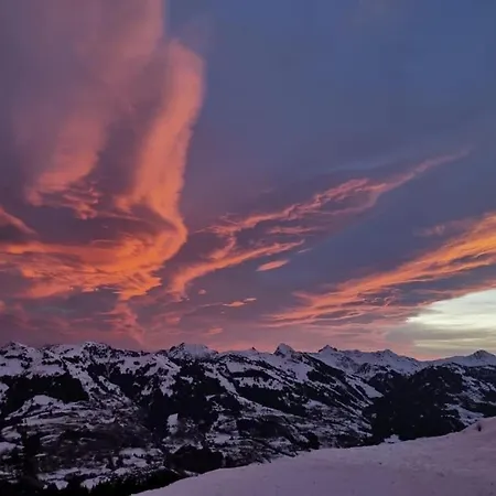 Hocheckhuette On Of The Hahnenkamm Mountain Estalagem *