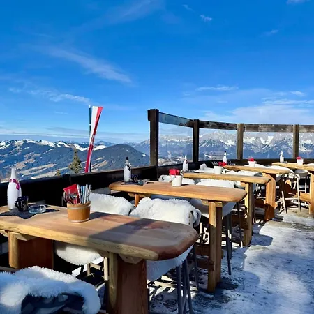 Hocheckhuette On Of The Hahnenkamm Mountain אורחן *