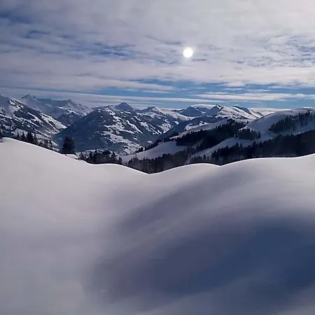 宾馆 Hocheckhuette On Of The Hahnenkamm Mountain 基茨比厄尔