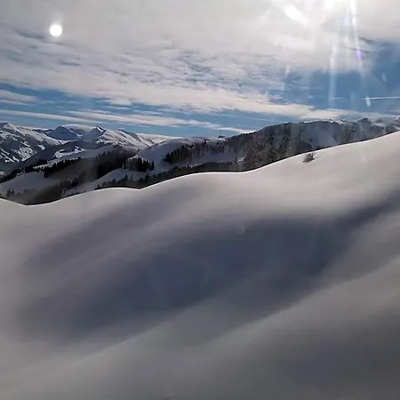 Hocheckhuette On Of The Hahnenkamm Mountain * 基茨比厄尔