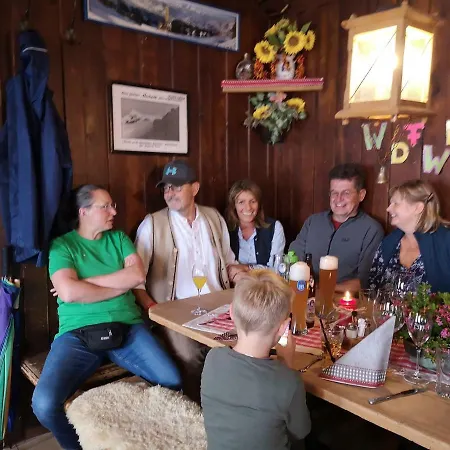 Hocheckhuette On Of The Hahnenkamm Mountain Estalagem *