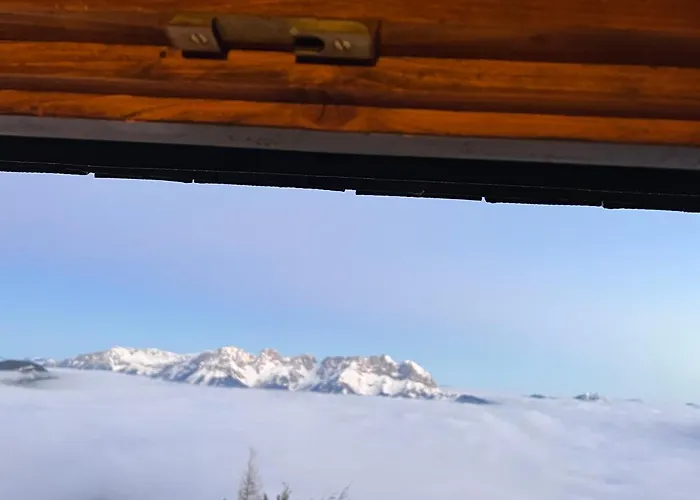 Han/Misafirhane Hocheckhuette On Of The Hahnenkamm Mountain