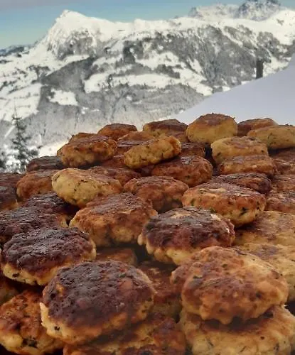 אורחן Hocheckhuette On Of The Hahnenkamm Mountain