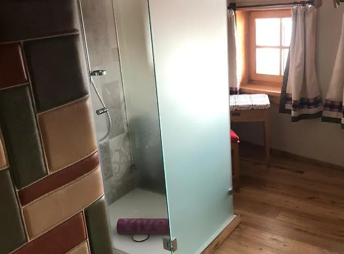 Hocheckhuette On Of The Hahnenkamm Mountain Han/Misafirhane Kitzbühel