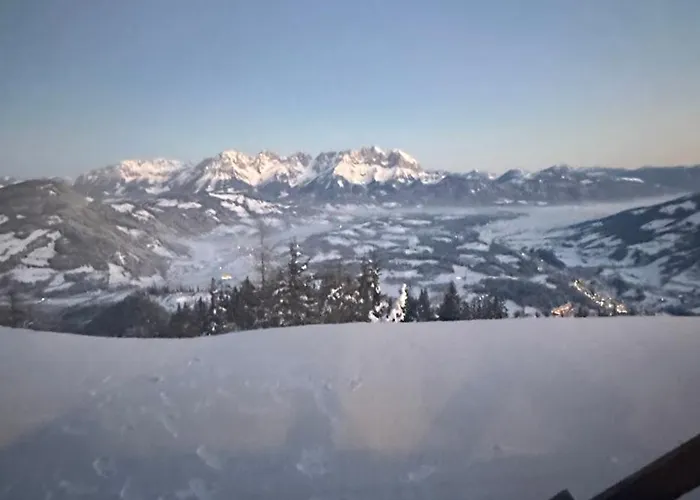 Hocheckhuette On Of The Hahnenkamm Mountain * קיצביהל