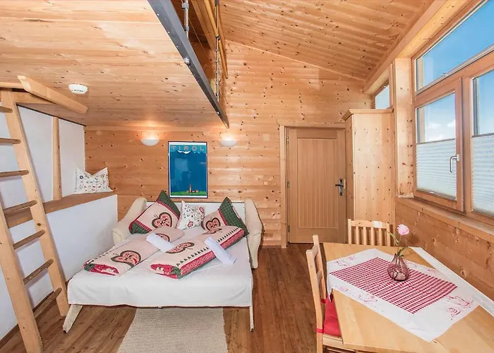 Hocheckhuette On Of The Hahnenkamm Mountain Han/Misafirhane Kitzbühel