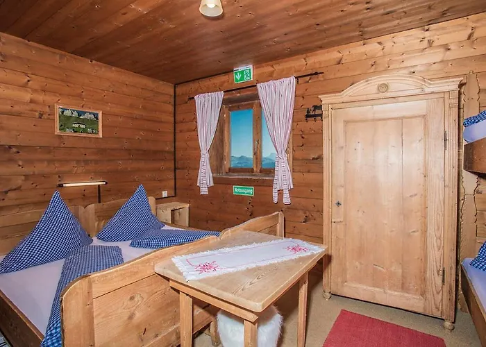 Hocheckhuette On Of The Hahnenkamm Mountain * קיצביהל