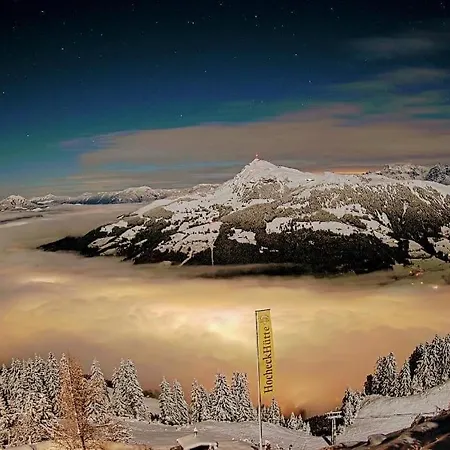 여관 Hocheckhuette On Of The Hahnenkamm Mountain 키츠부헬