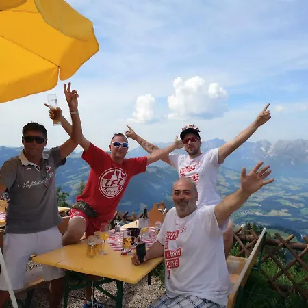 여관 Hocheckhuette On Of The Hahnenkamm Mountain 키츠부헬
