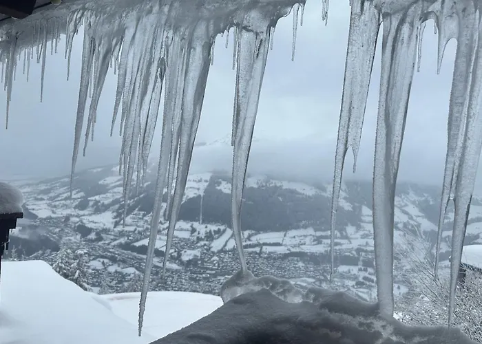 Värdshus Hocheckhuette On Of The Hahnenkamm Mountain Kitzbühel