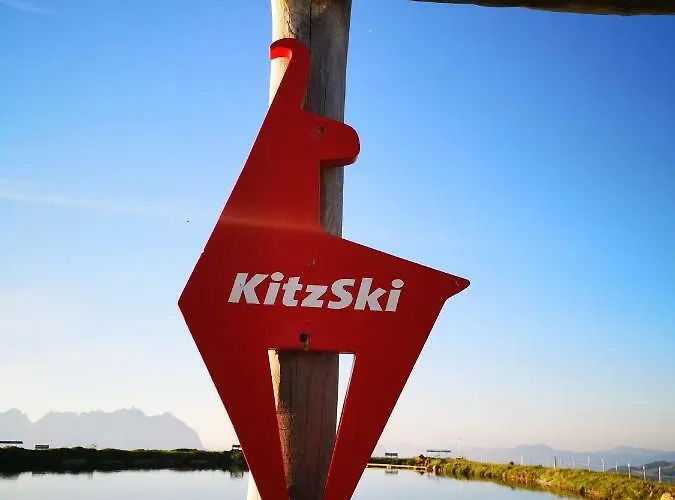 Hocheckhuette On Of The Hahnenkamm Mountain Värdshus *