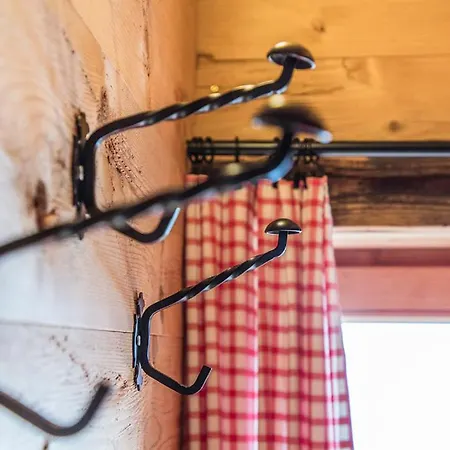 Hocheckhuette On Of The Hahnenkamm Mountain Inn *